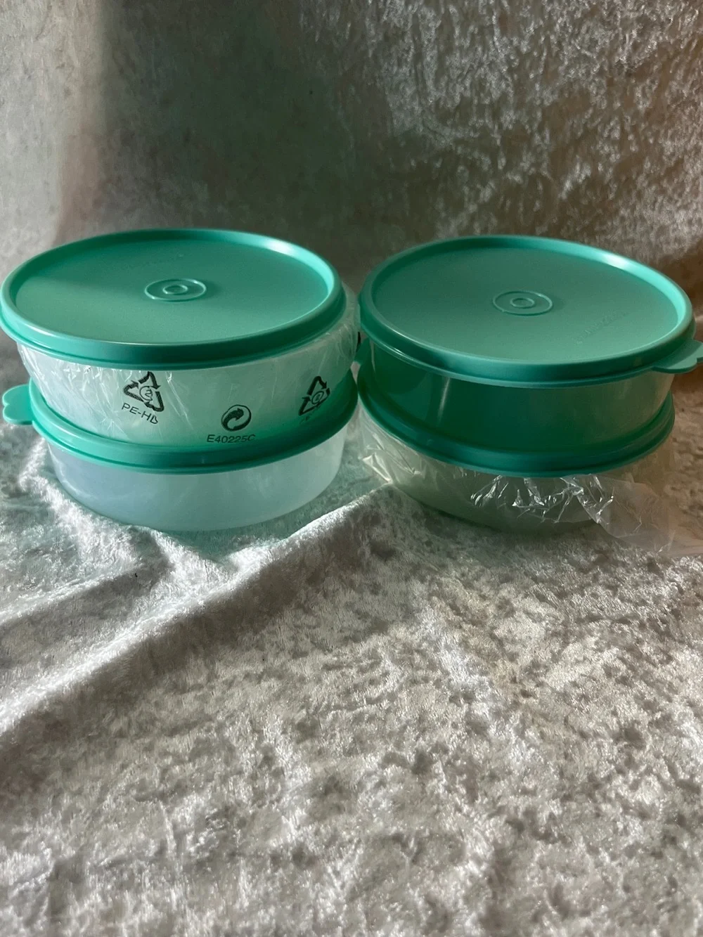 Tupperware Teal Round Food Storage Containers with Lids - Set of 4